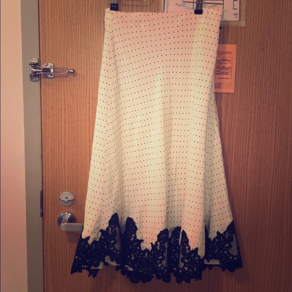 Bloomingdale's White and Black Lace Trim Skirt